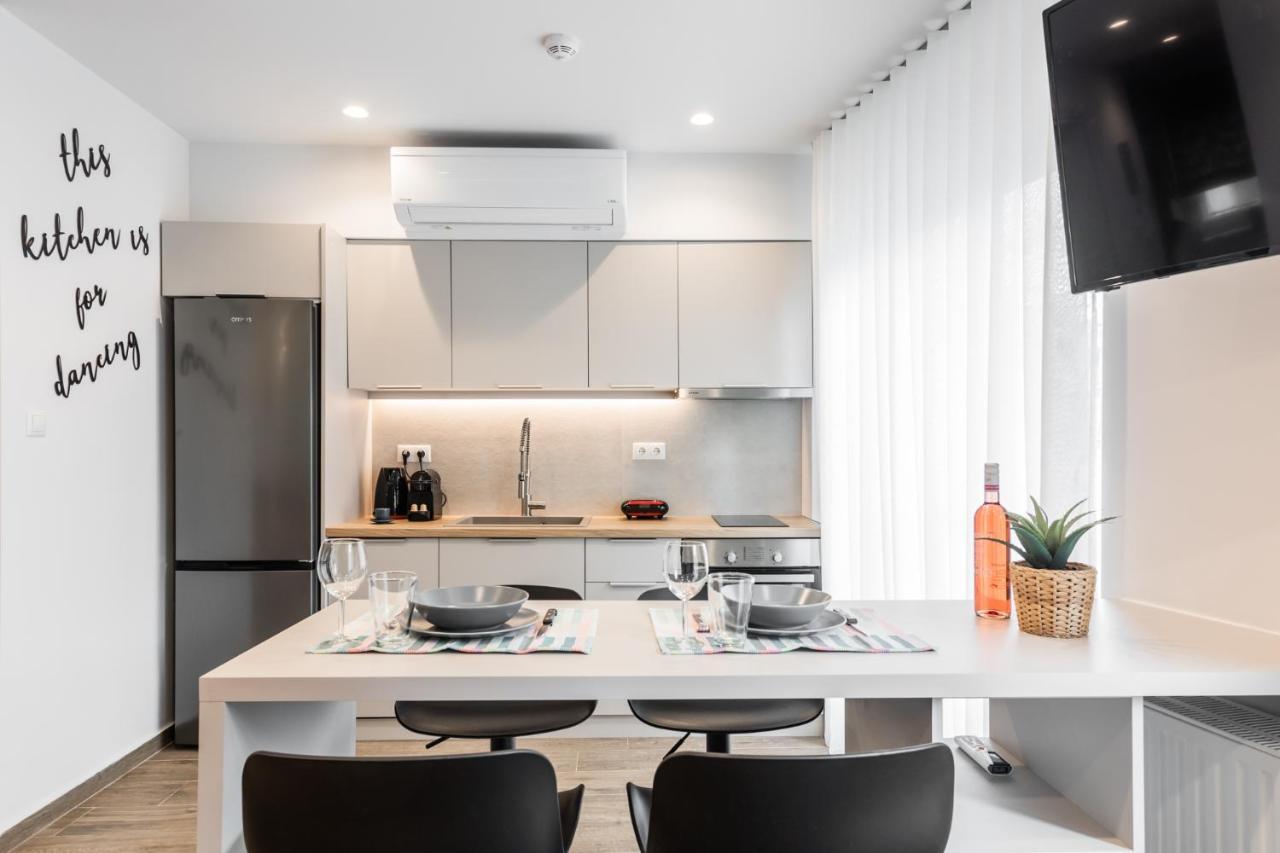 "Sunbow Jungle" - New Boutique Apt Downtown Athens Appartement Buitenkant foto